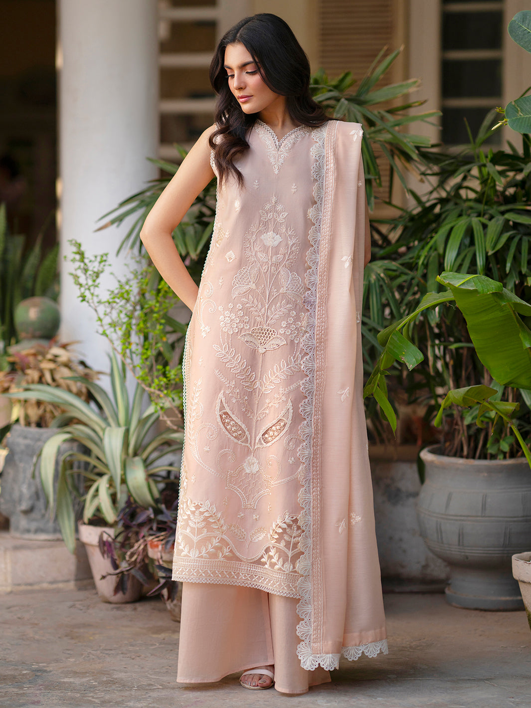 Mahnur | Ember Lawn 26 | EM-002, image 3