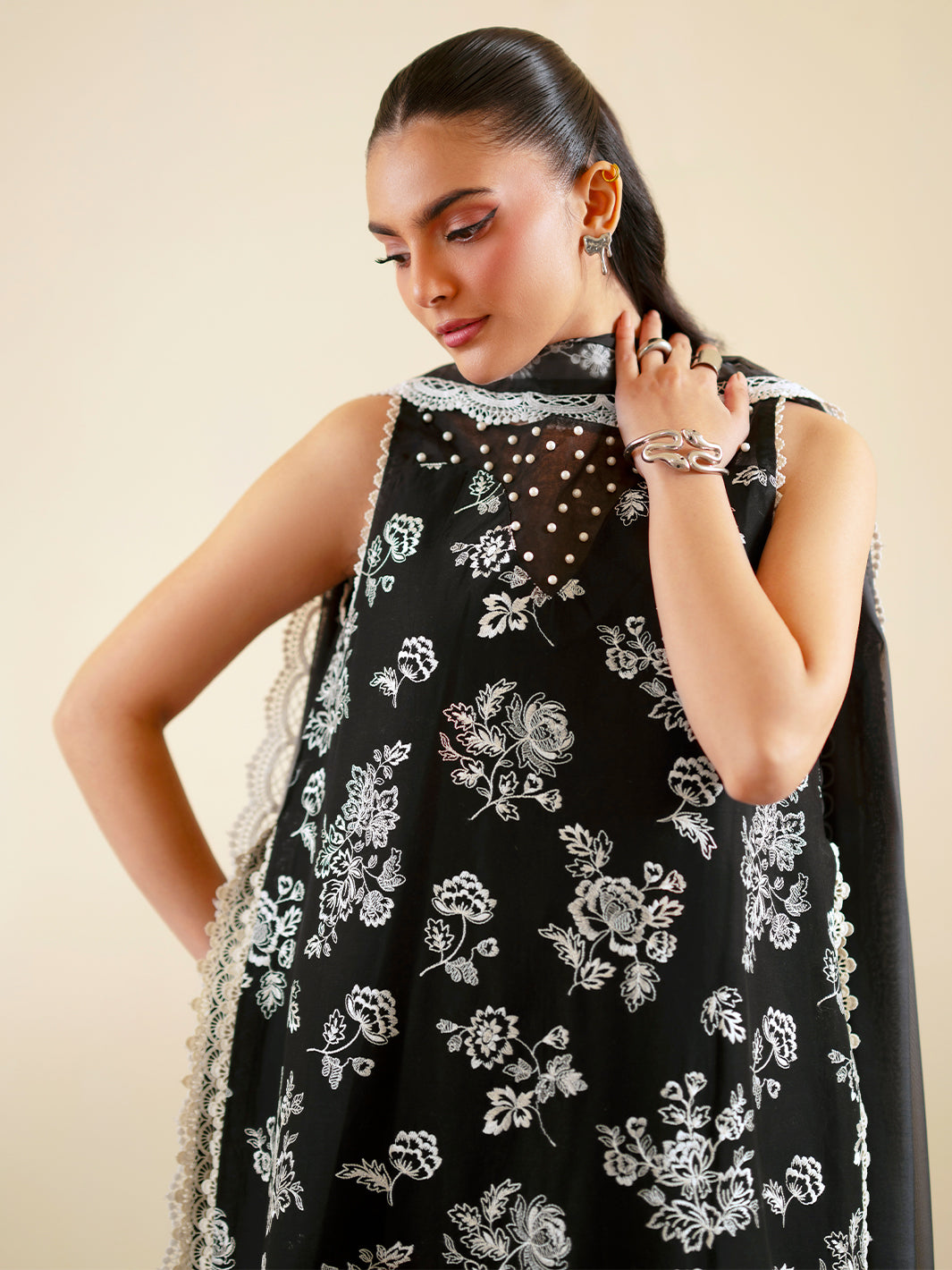 Mahnur | Ember Lawn 26 | EM-003-3