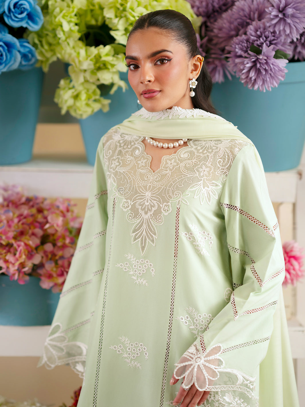 Mahnur | Ember Lawn 26 | EM-004, image 3