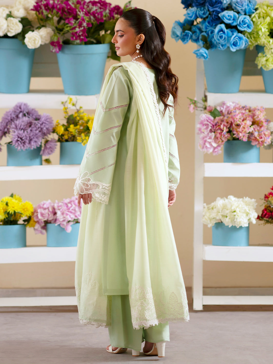 Mahnur | Ember Lawn 26 | EM-004, image 2