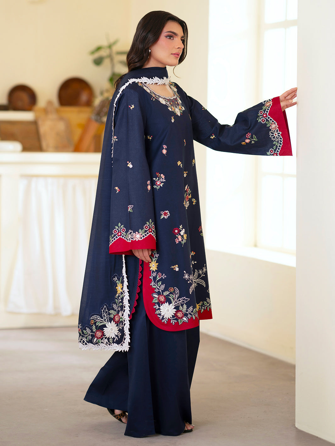 Mahnur | Ember Lawn 26 | EM-010-3