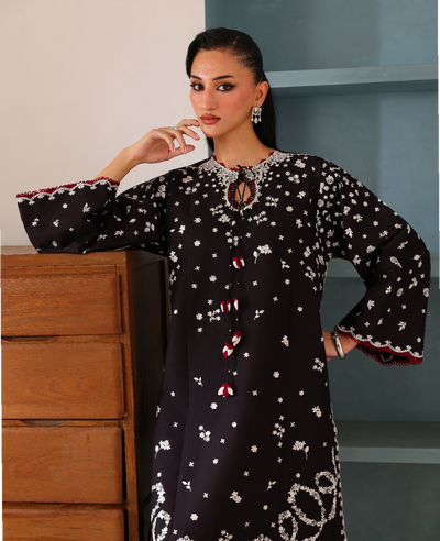 Republic Womenswear | Neonma Essential Pret 26 |Noir Parsi