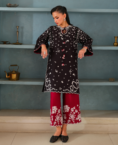 Republic Womenswear | Neonma Essential Pret 26 |Noir Parsi