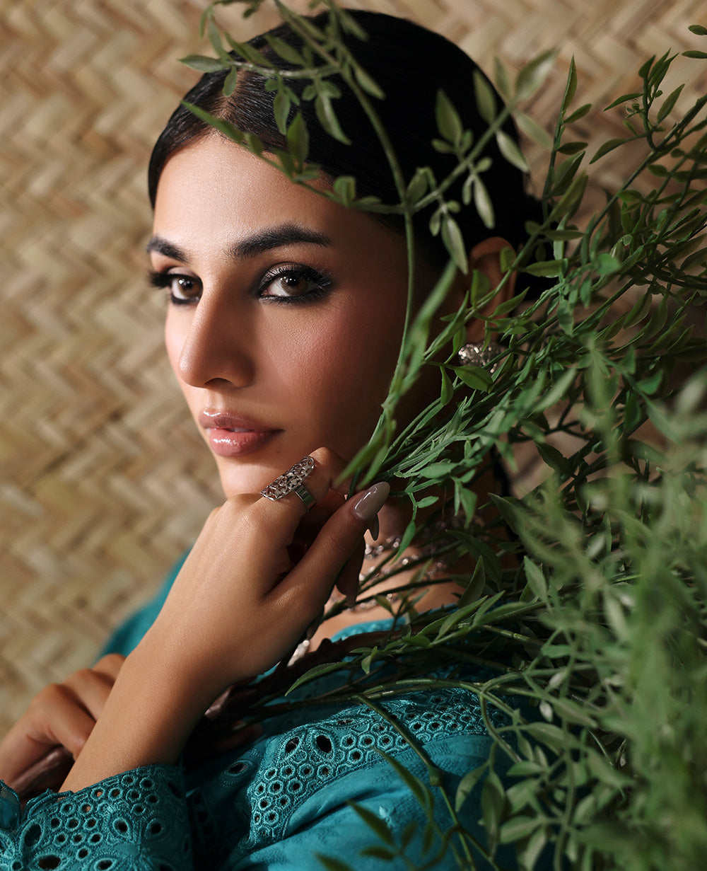 Republic Womenswear | Neoma Essential Basic Pret 26 |Alira, image 5