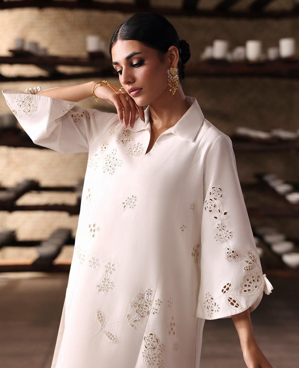 Republic Womenswear | Neoma Essential Basic Pret 26 |Amara, image 3