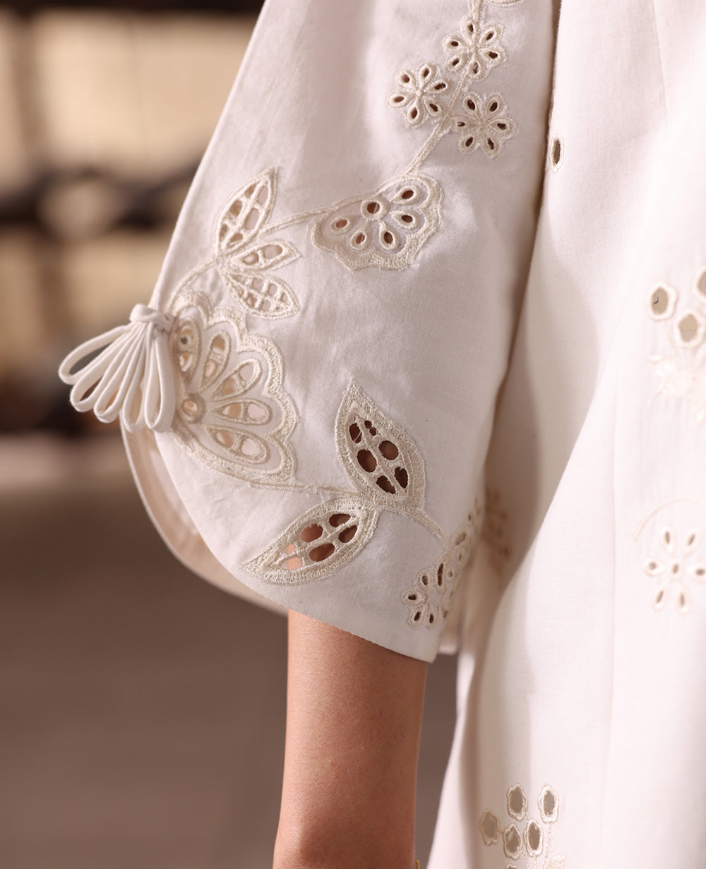 Republic Womenswear | Neoma Essential Basic Pret 26 |Amara, image 4