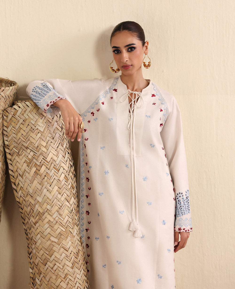 Republic Womenswear | Neoma Essential Basic Pret 26 | Evanthe, image 3