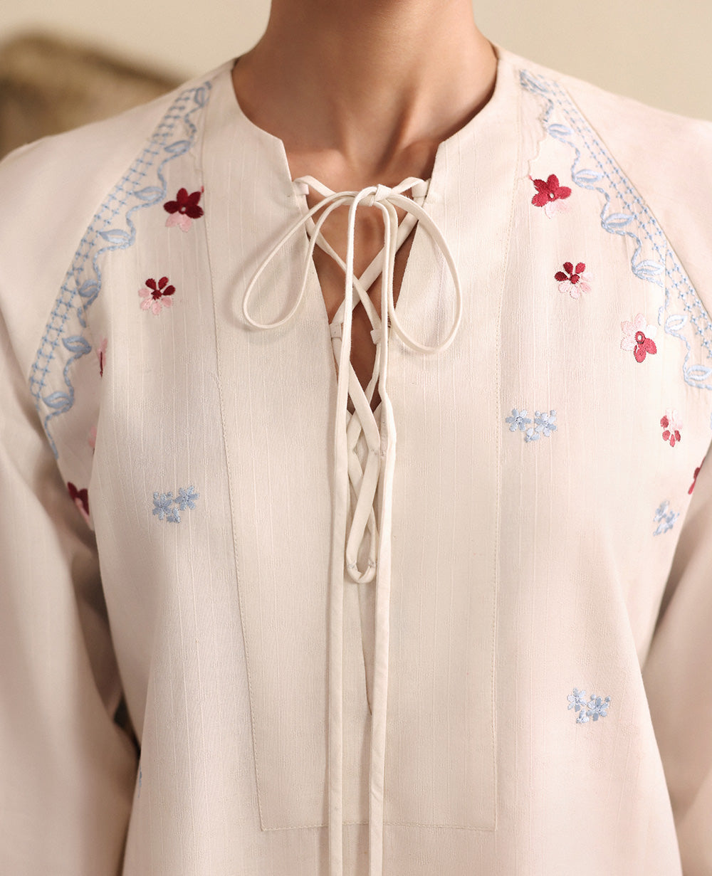 Republic Womenswear | Neoma Essential Basic Pret 26 | Evanthe, image 5