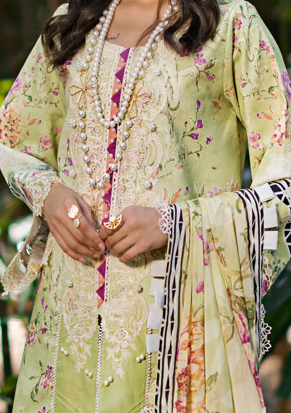 Elaf Premium | Signature Embroidered Lawn 24 | ESL-03B CLARISSE