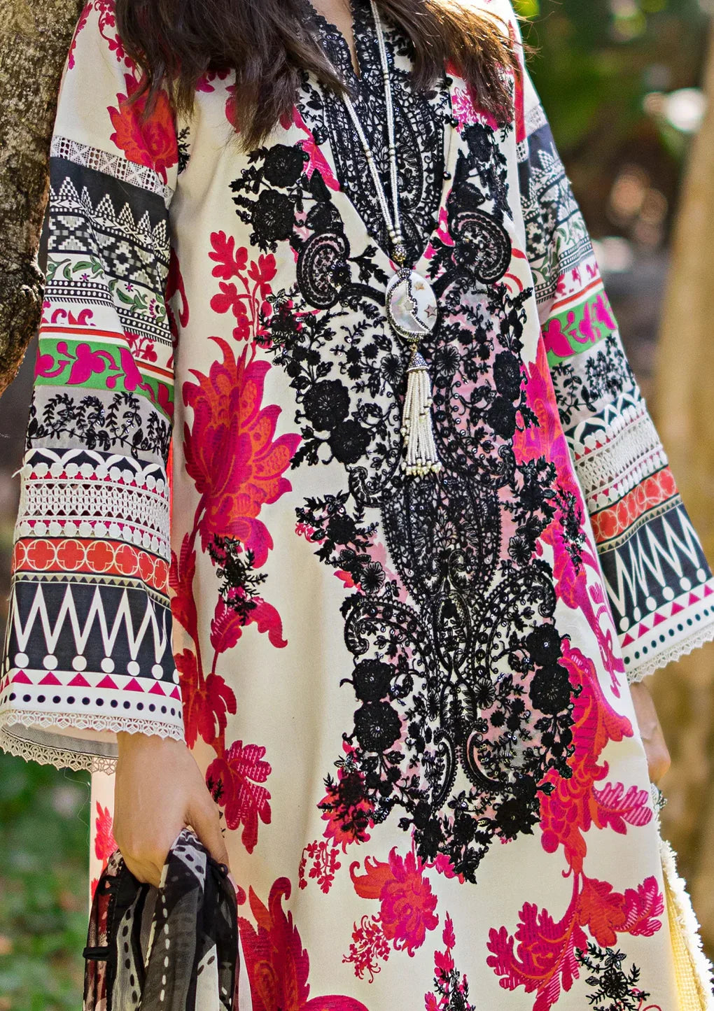 Elaf Premium | Signature Embroidered Lawn 24 | ESL-01B CLAUDIA -  Elaf Premium Luxury - Original Designer Dress - House of Maryam
