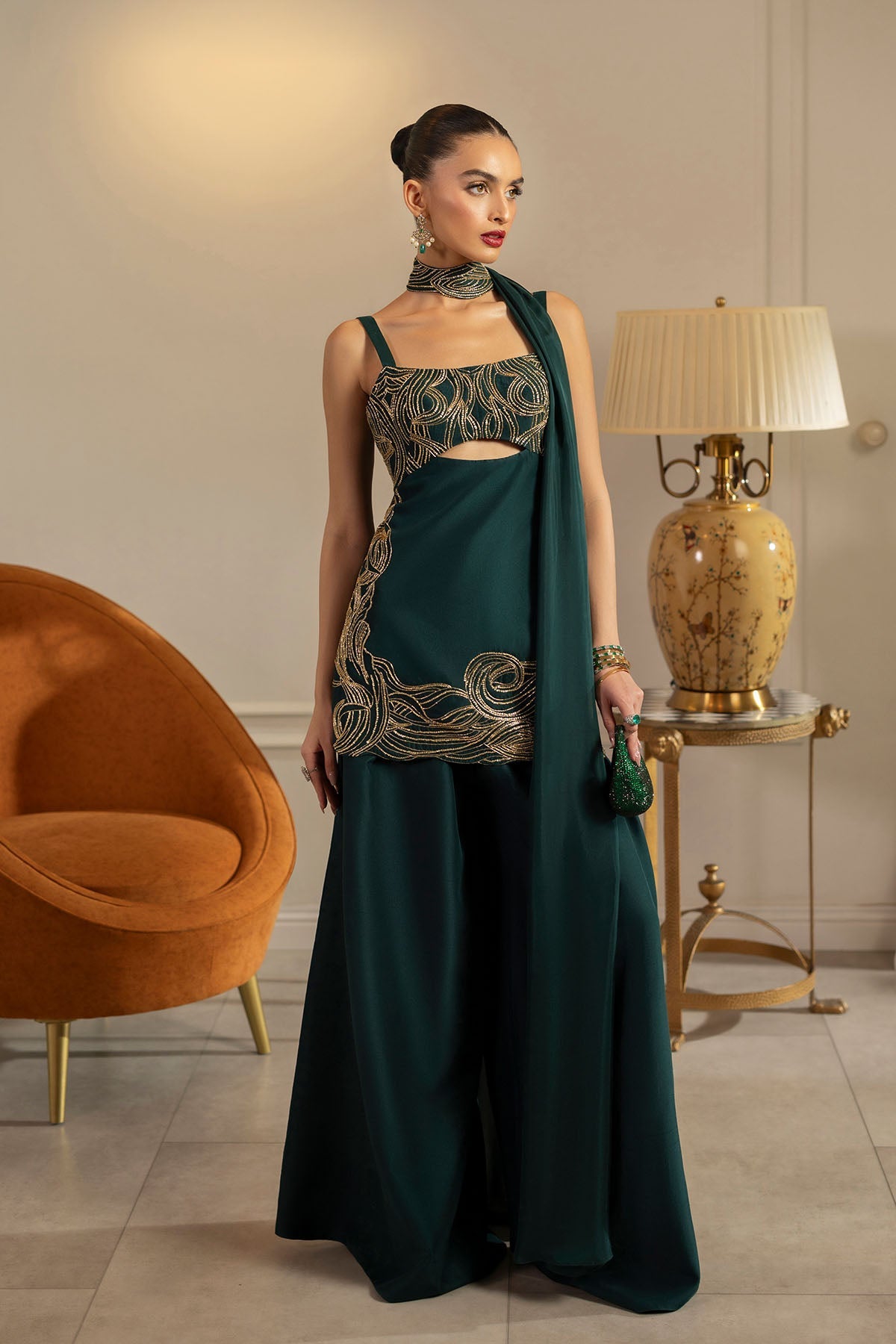 Erum Khan | Elan Formals | Emerald Noir, image 2