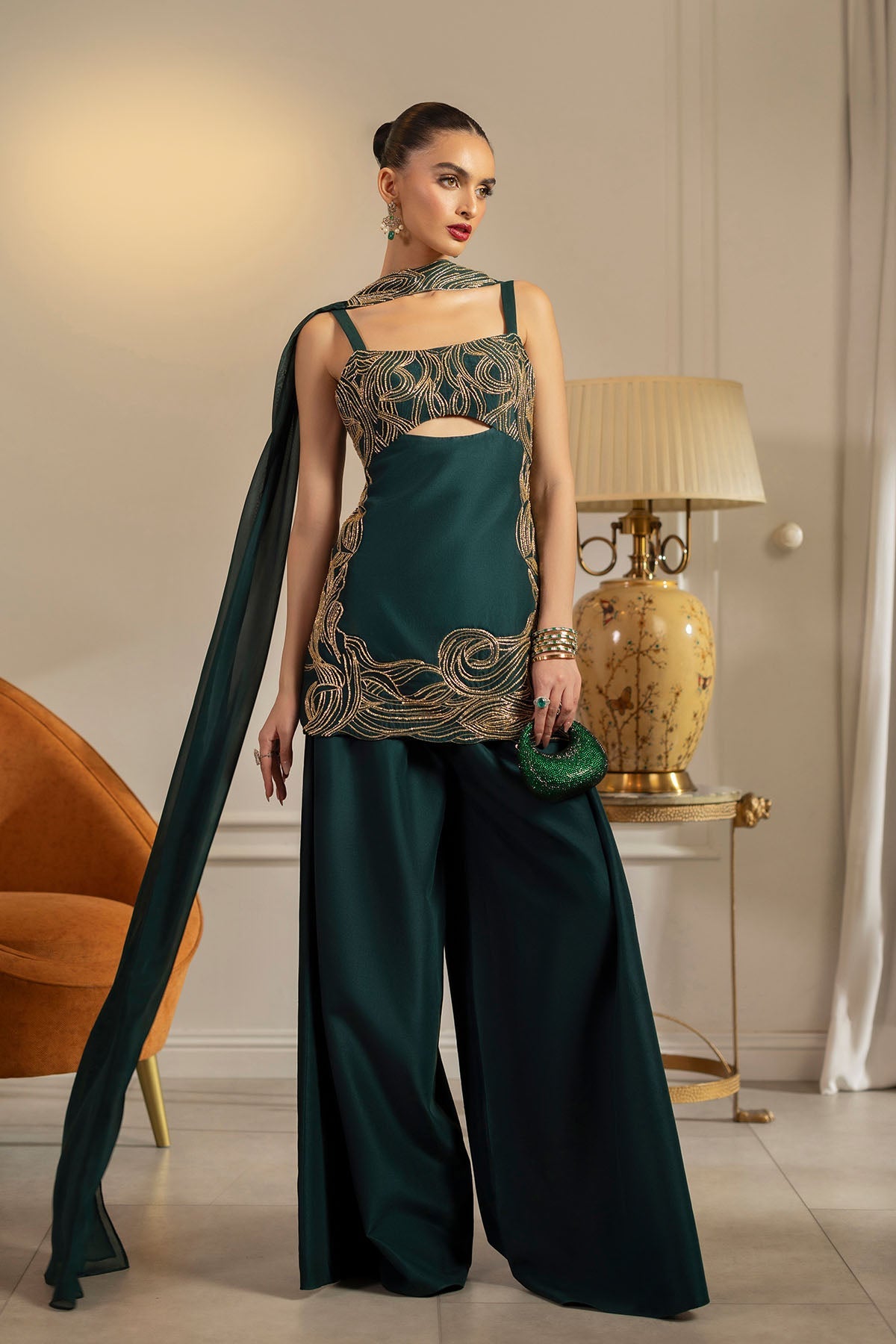 Erum Khan | Elan Formals | Emerald Noir, image 4