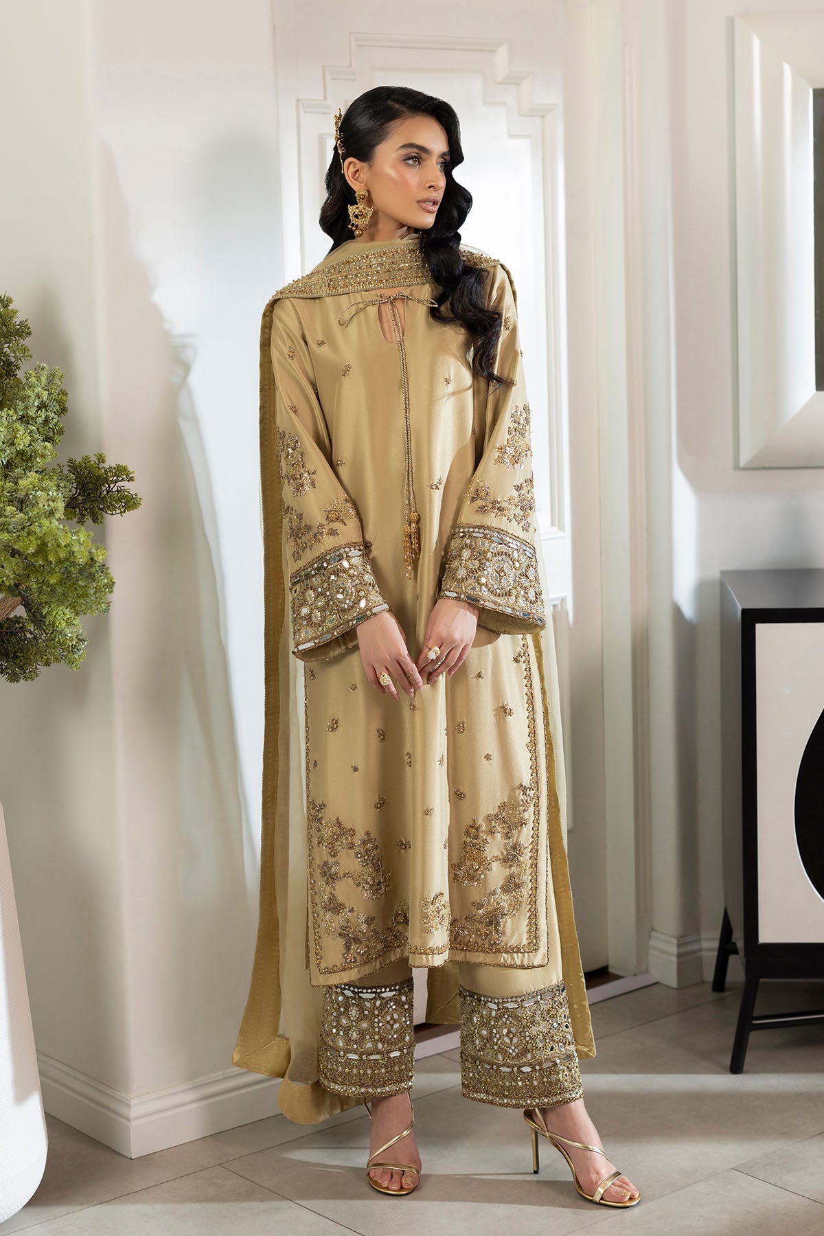 Erum Khan | Elan Formals | Desert Gold, image 5