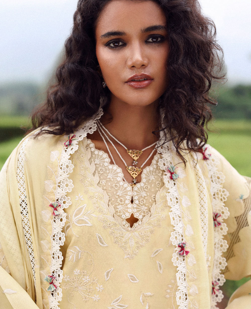 Republic Womenswear | Lilas Lawn 26 | Elaris, image 5