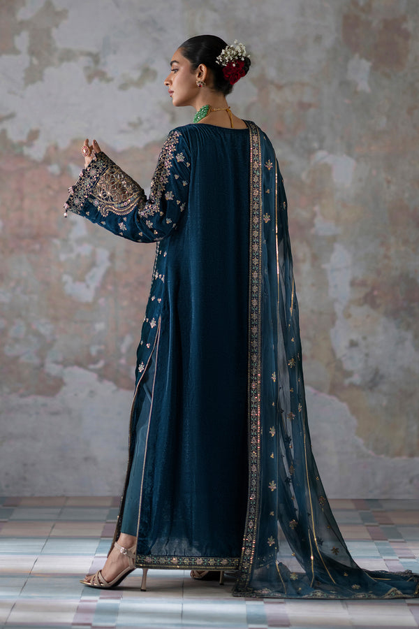 Emaan Adeel | Saanjh Velvet Collection 24 |  Meher