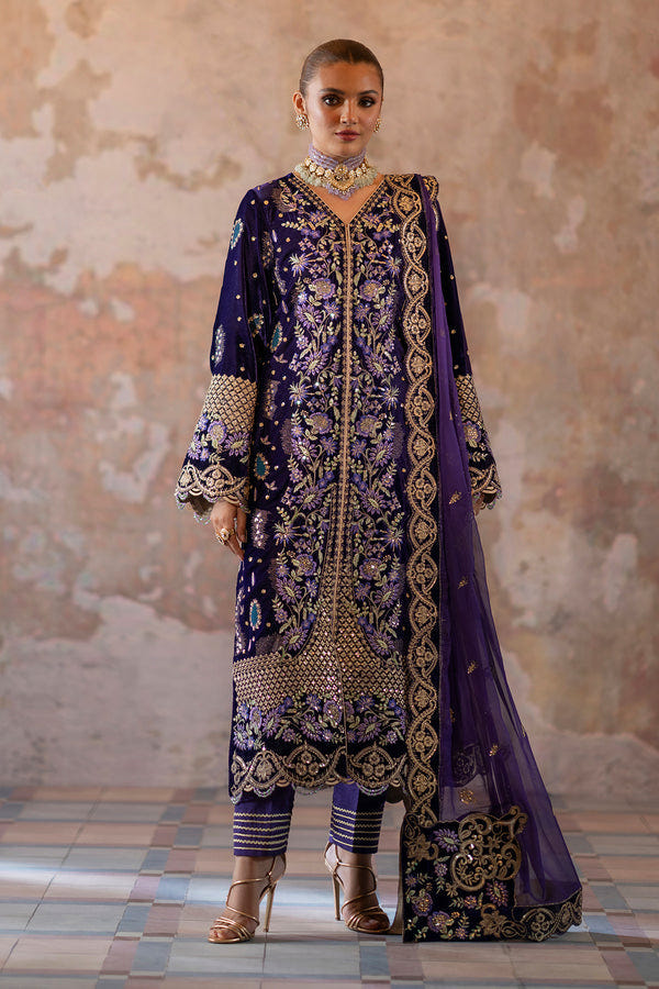 Emaan Adeel | Saanjh Velvet Collection 24 |  Aroosh -  Emaan Adeel Ladies Clothes - Original Designer Dress - House of Maryam