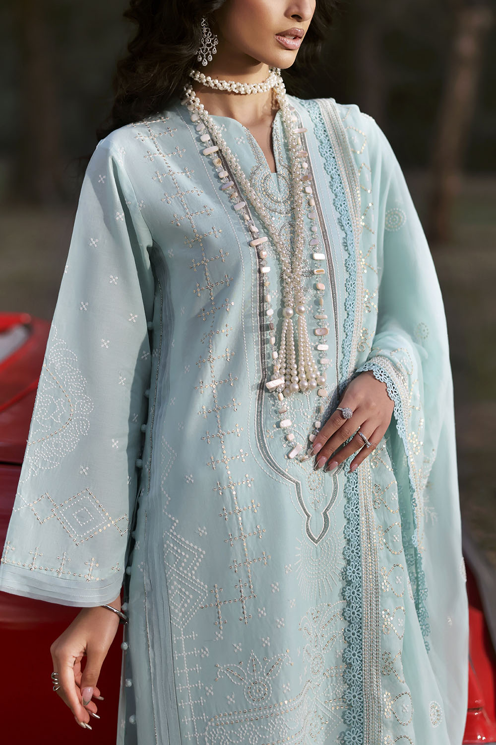 Gul Ahmed | Luxury Lawn 26 | KD-62001, image 3