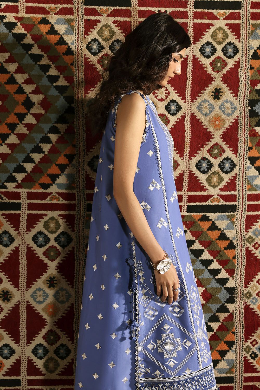 Gul Ahmed | Luxury Lawn 26 | KD-62003, image 5