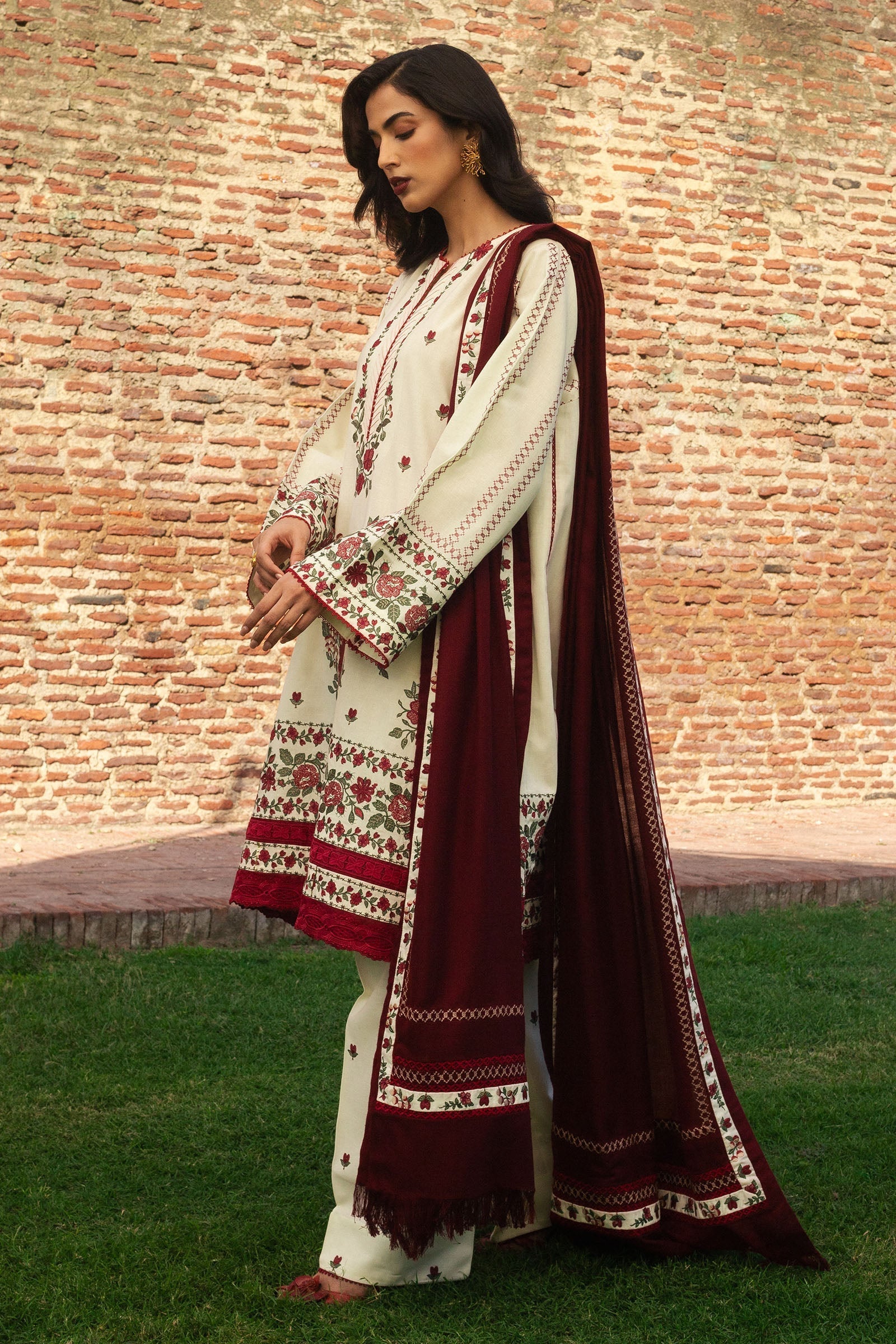 Zara Shahjahan | Winter 24 |  FARIDEH-D1