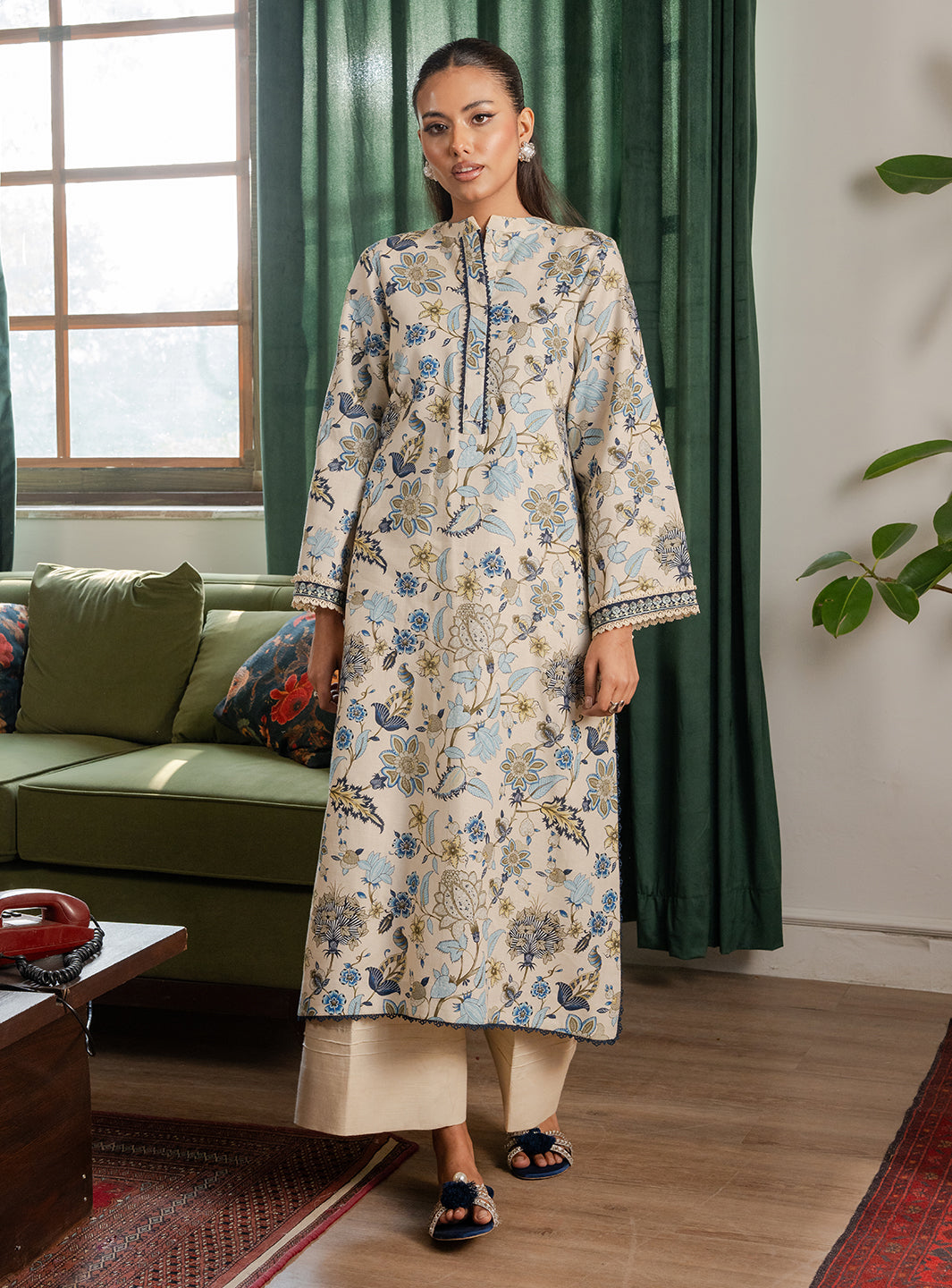 Faiza Faisal | Lumiere Pret | IVORY MIST