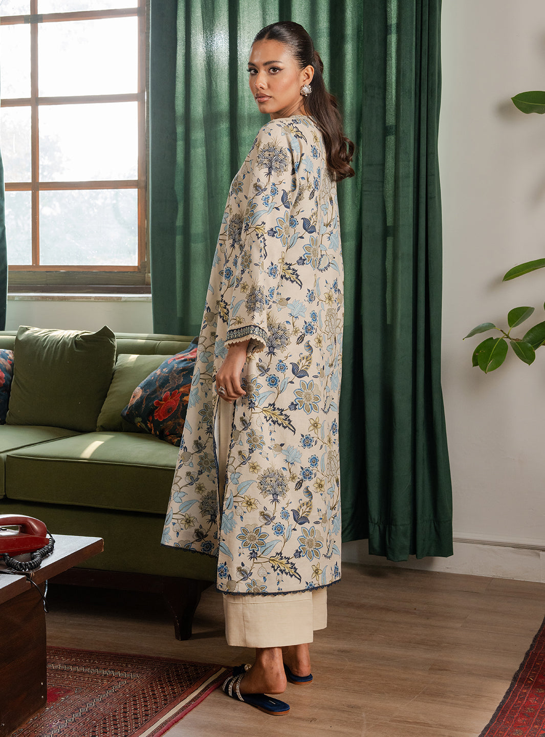 Faiza Faisal | Lumiere Pret | IVORY MIST, image 2