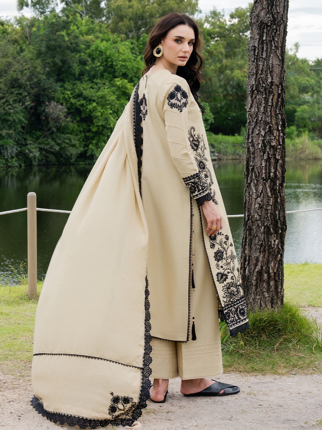 Faiza Faisal | Hoor Karandi | ALAYNA, image 2