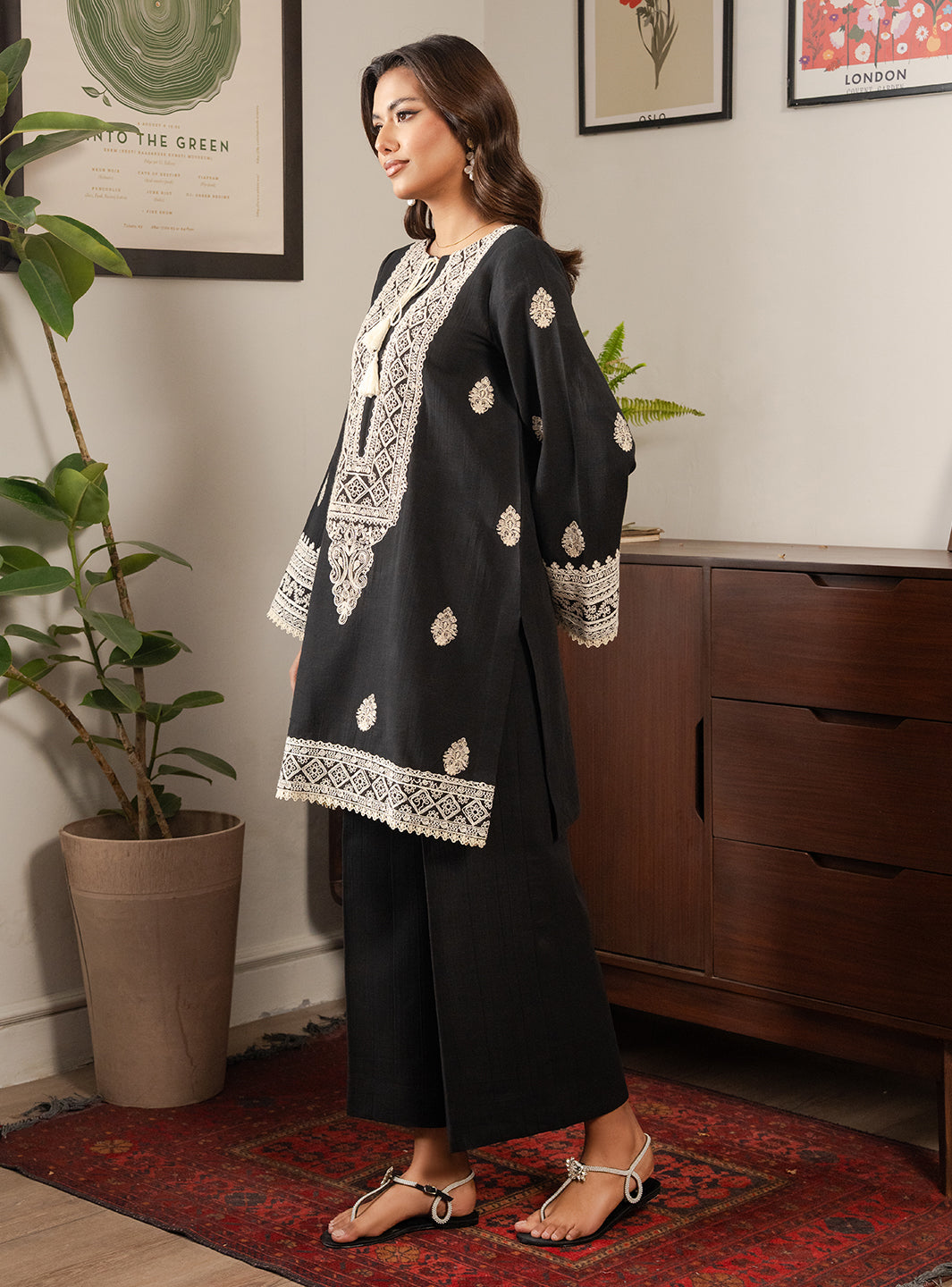 Faiza Faisal | Lumiere Winter Pret | RAHA, image 4