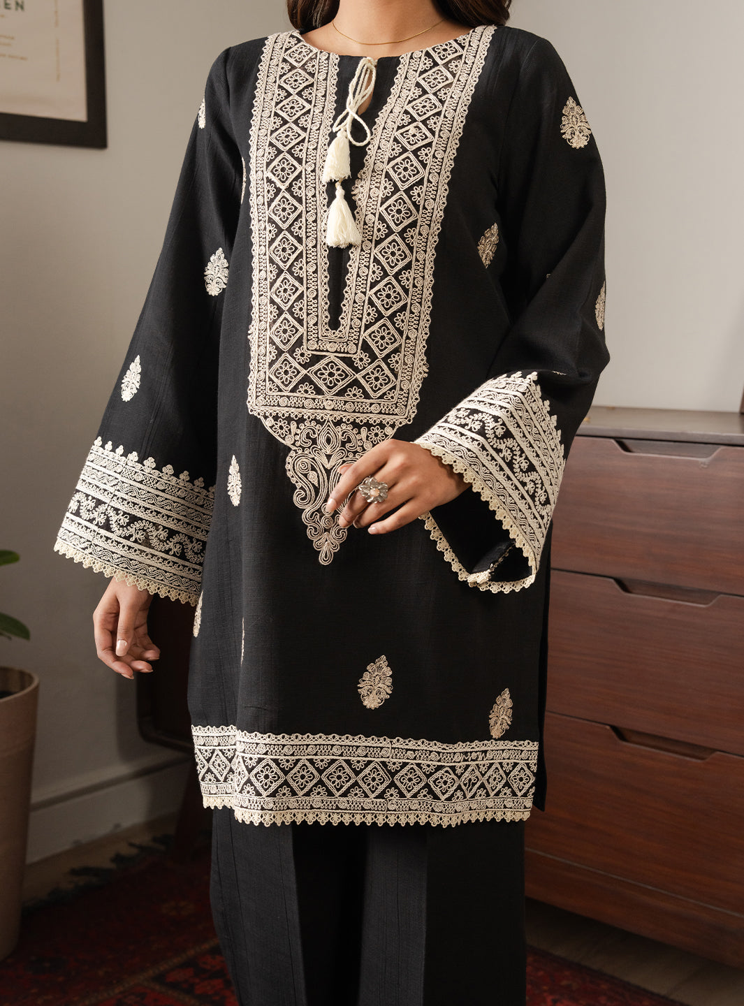 Faiza Faisal | Lumiere Winter Pret | RAHA, image 3