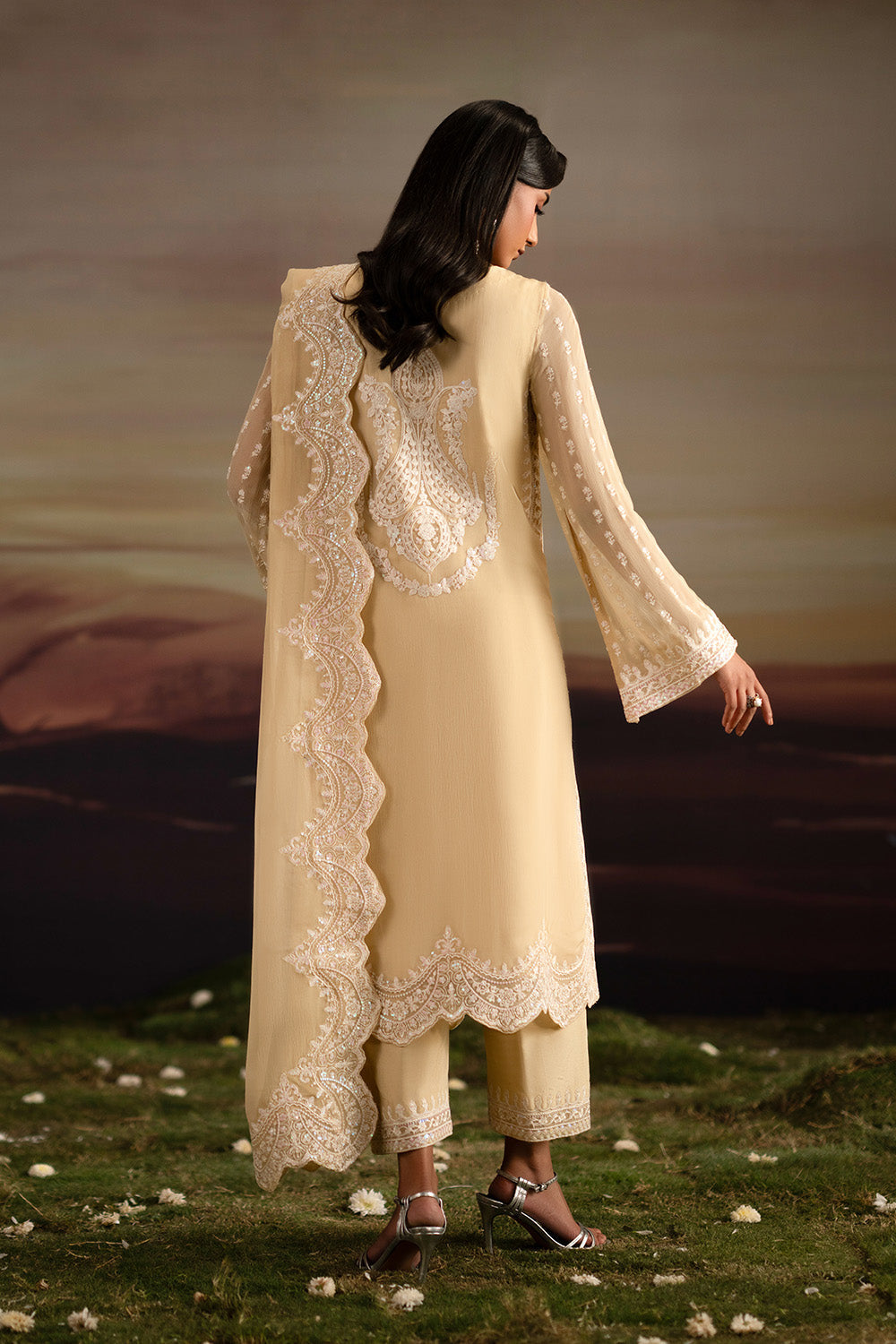 Fressia Premium | Luxury 26 | ISHANI - FWU5705 by Freesia Premium, image 2
