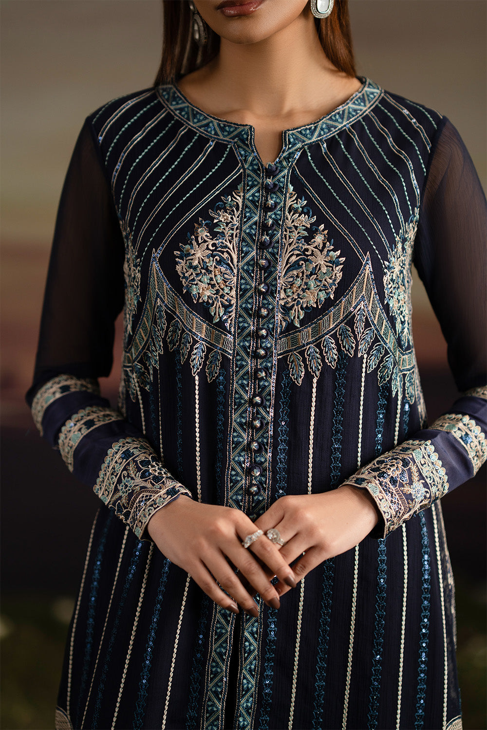 Fressia Premium | Luxury 26 | INDU - FWU5706 by Freesia Premium, image 3