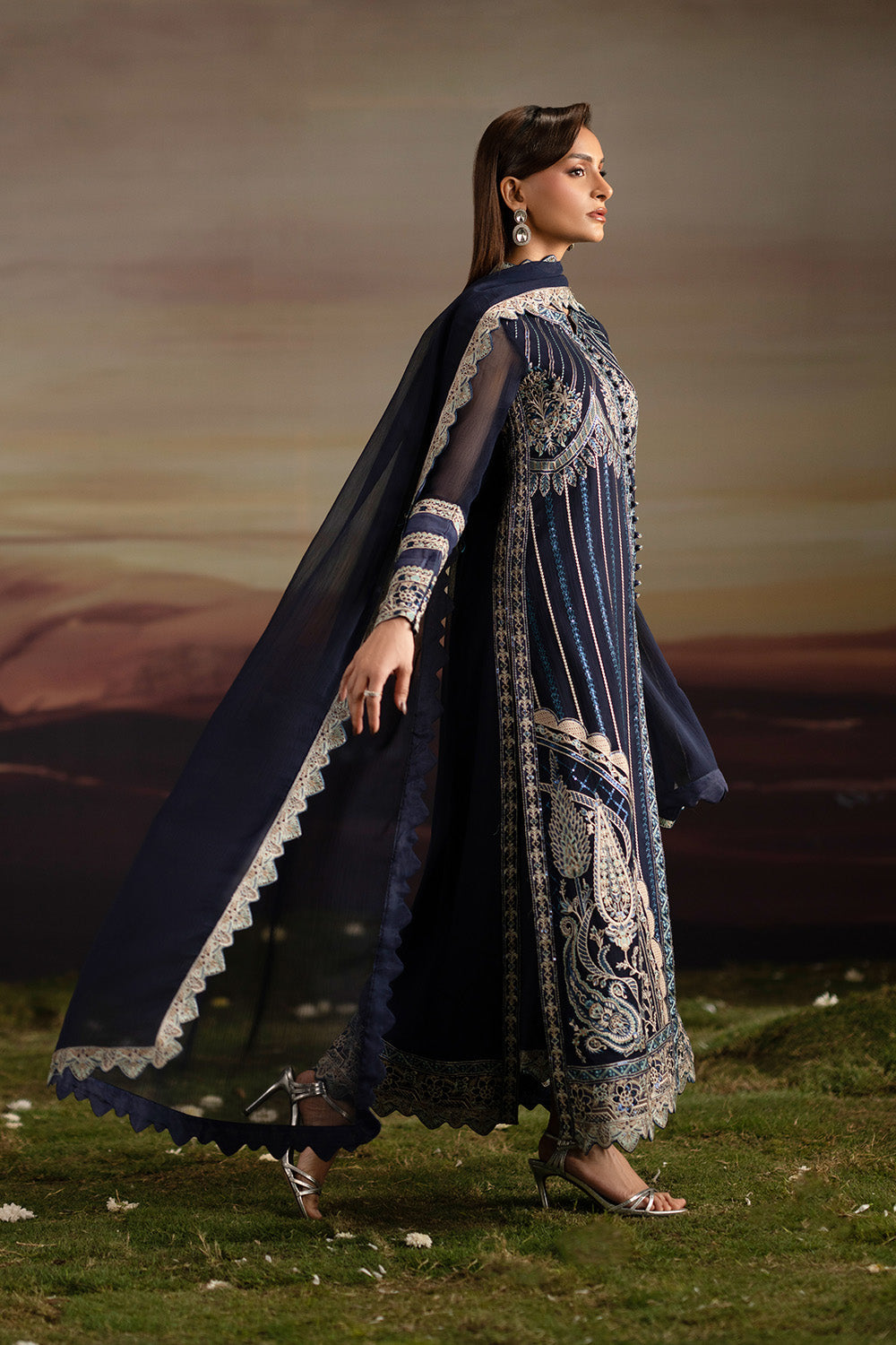 Fressia Premium | Luxury 26 | INDU - FWU5706 by Freesia Premium, image 4