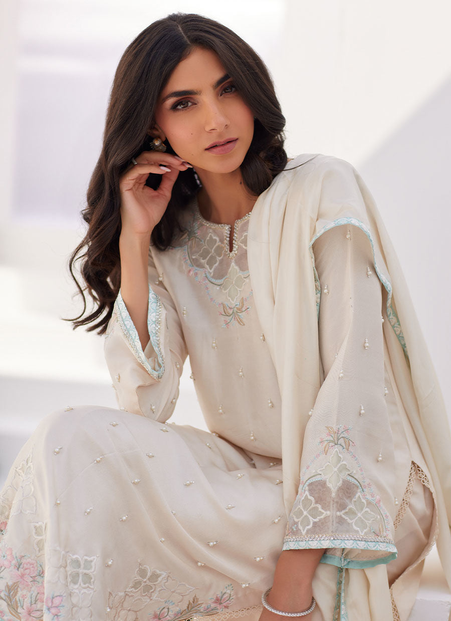 Farah Talib Aziz | Zaza Luxe Pret 24 | LYA IVORY EMBELLISHED RAW SILK SHIRT AND DUPATTA by Farah Talib Aziz - House of Maryam