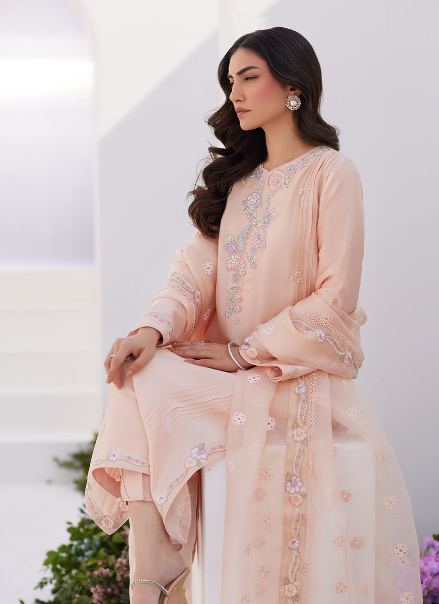 Farah Talib Aziz | Zaza Luxe Pret 24 | ELEA PEACH EMBROIDERED RAW SILK SHIRT AND DUPATTA by Farah Talib Aziz - House of Maryam