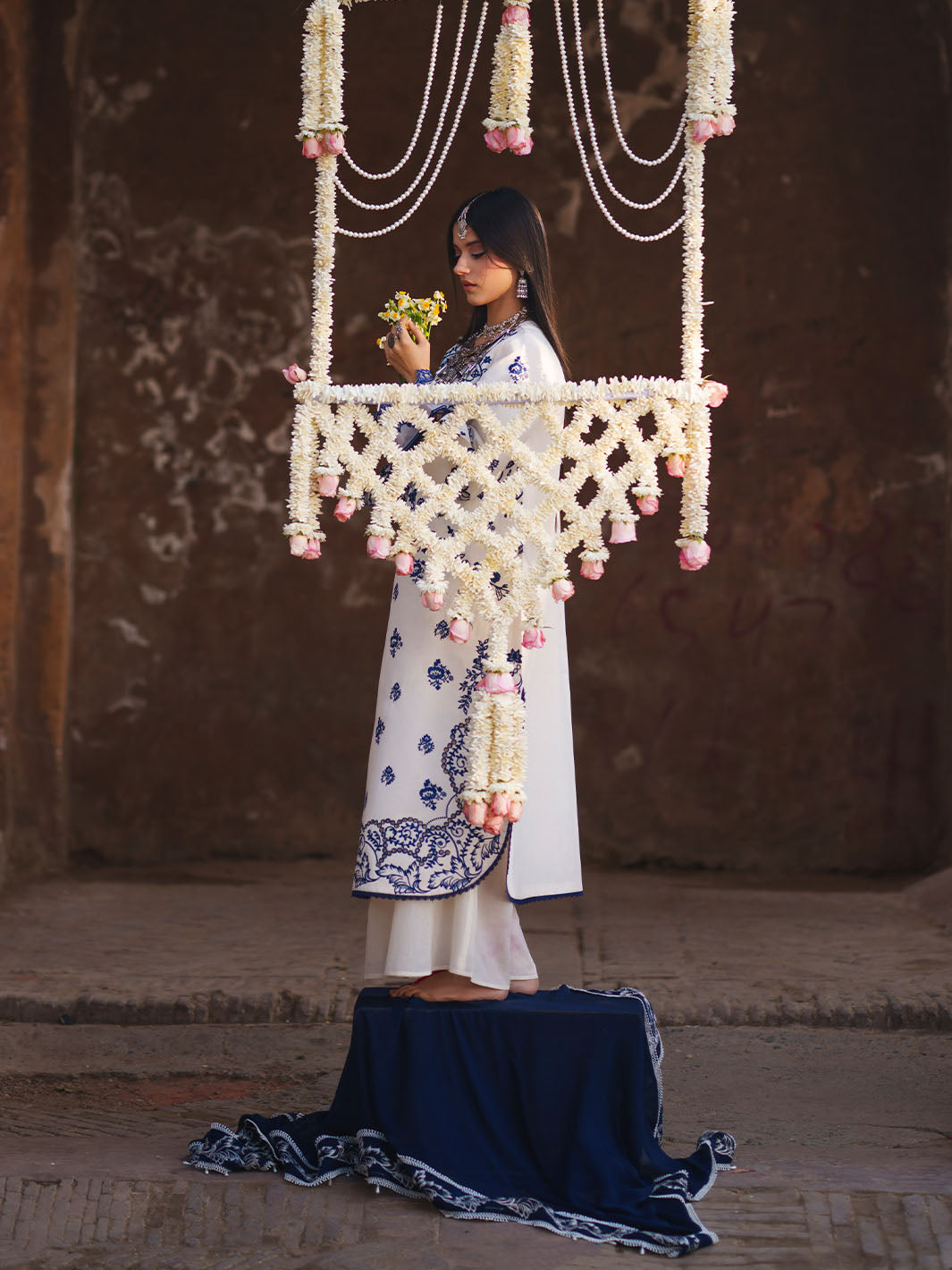 Mahnur | Gul Luxury Lawn 26 | G-008, image 10
