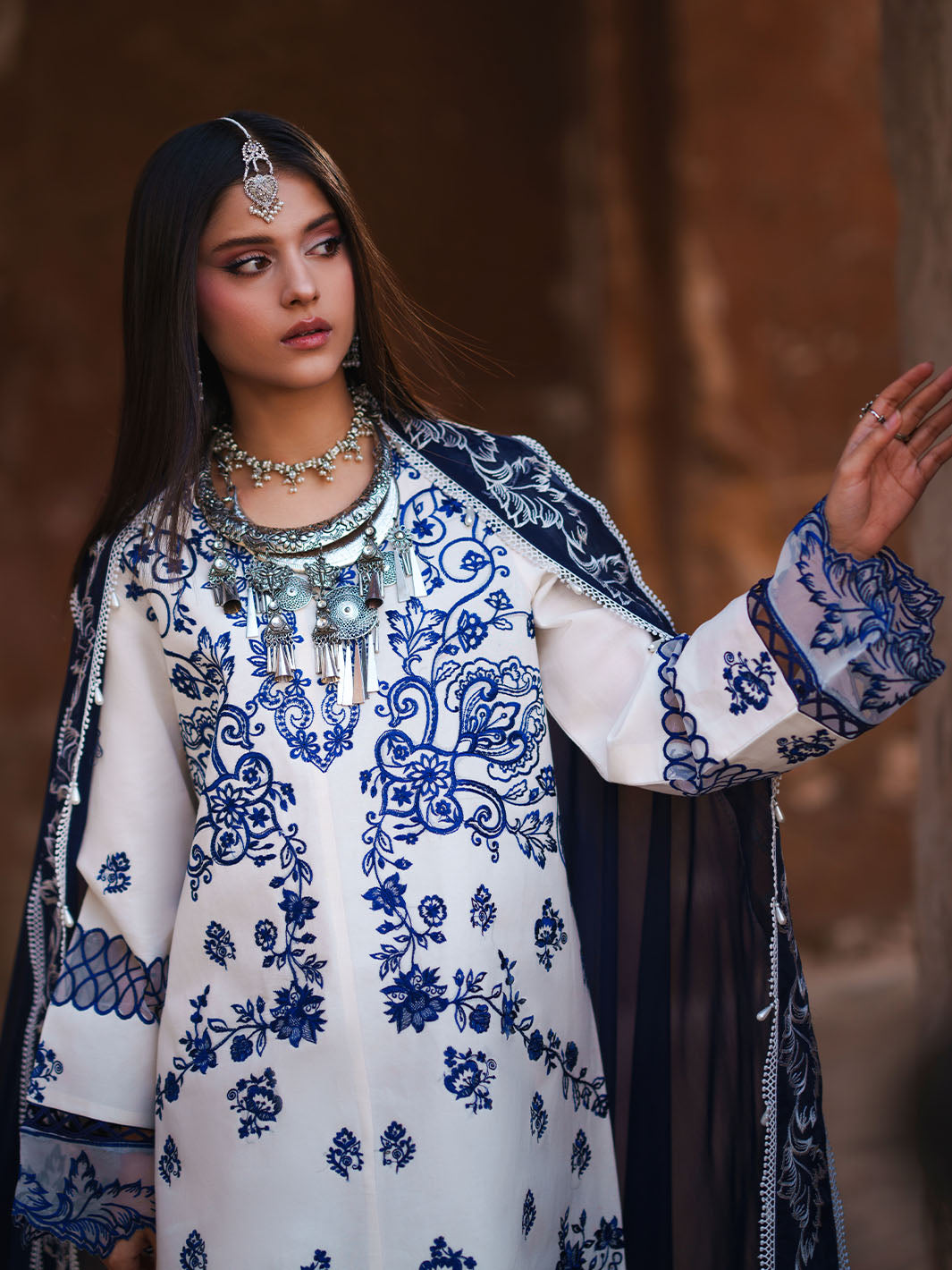 Mahnur | Gul Luxury Lawn 26 | G-008, image 4