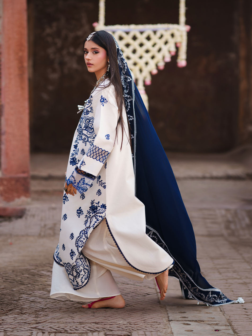Mahnur | Gul Luxury Lawn 26 | G-008, image 7