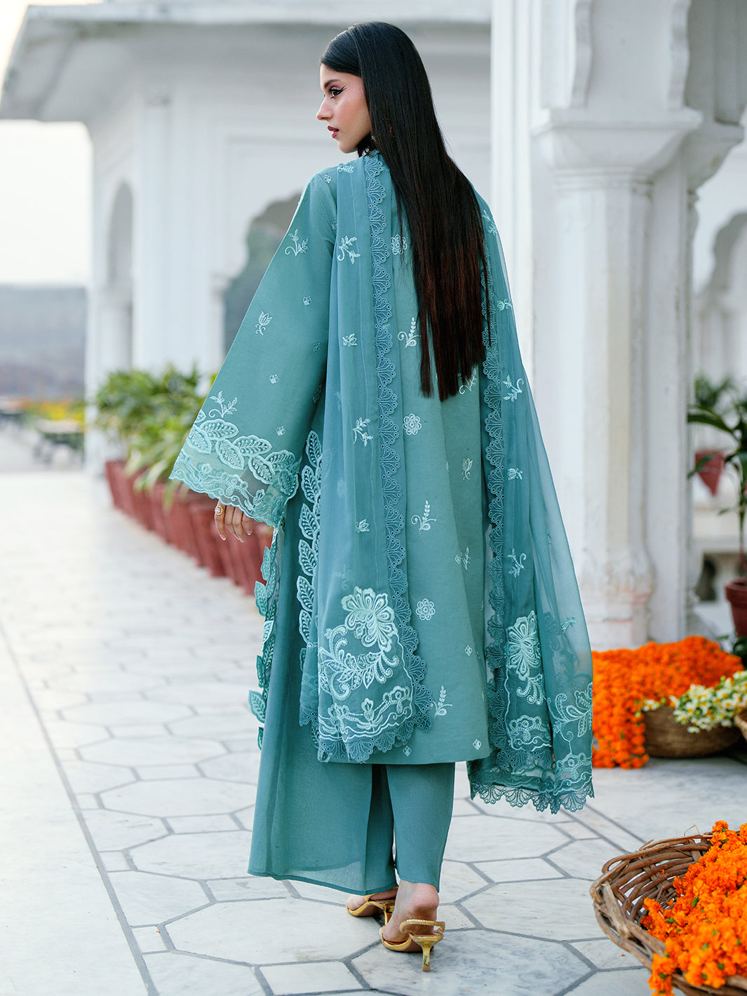 Mahnur | Gul Luxury Lawn 26 | G-009, image 2