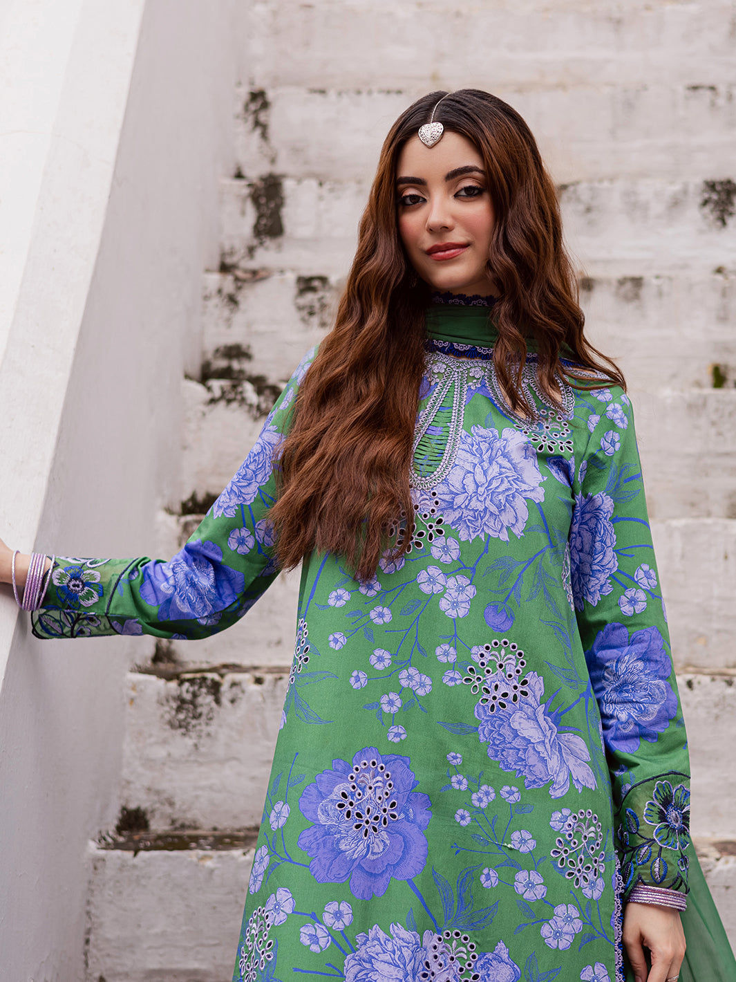 Mahnur | Gulzar Winter 25 | G - 06, image 4