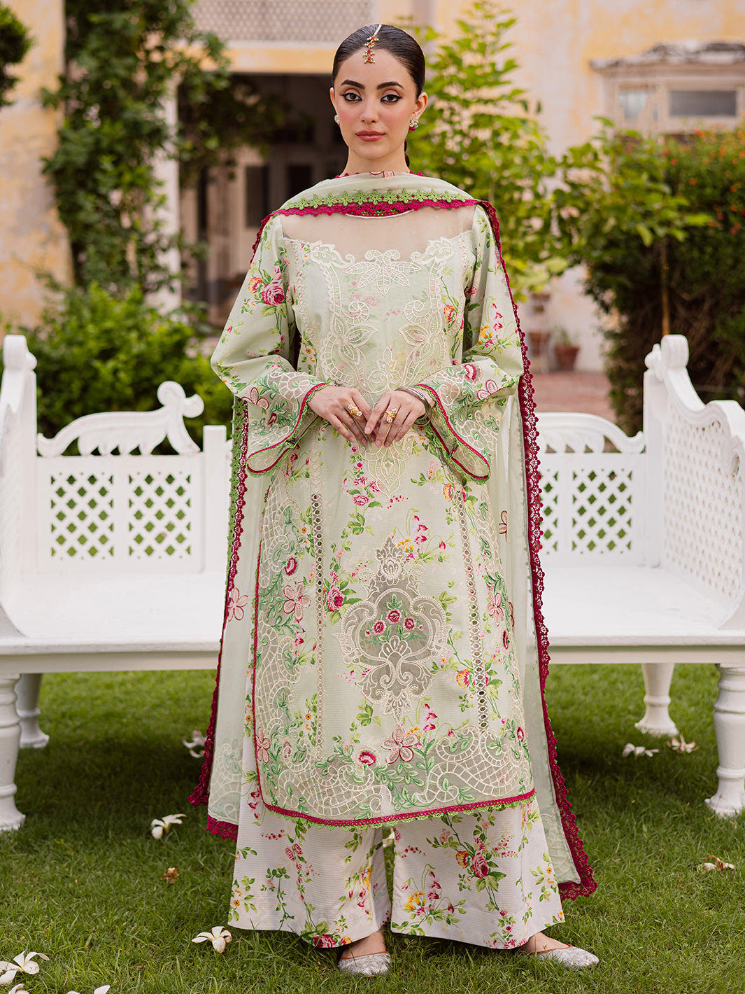 Mahnur | Gulzar Winter 25 | G - 09