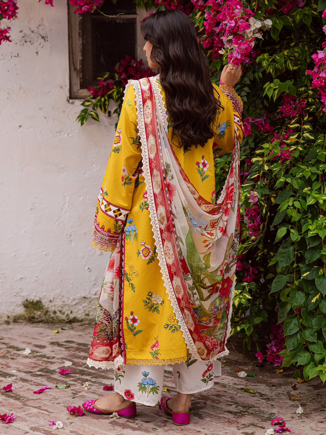 Mahnur | Gulzar Winter 25 | G - 12-2