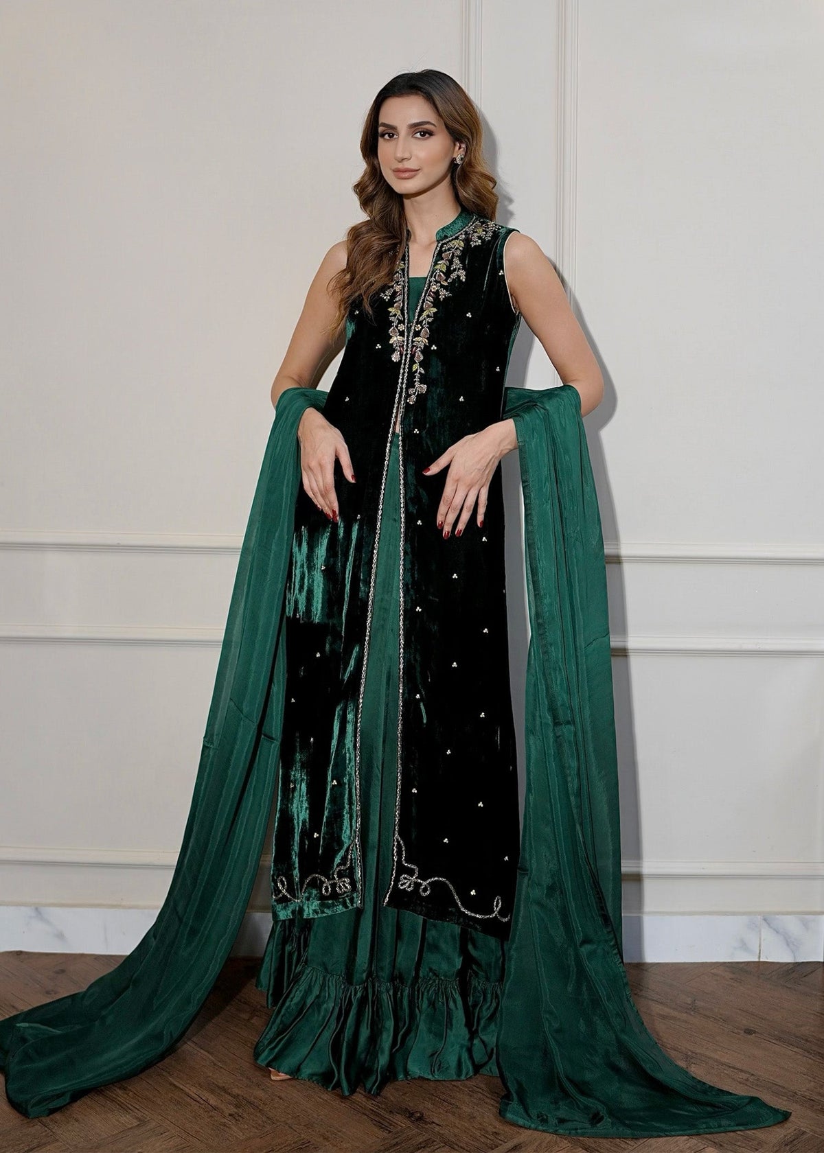 Mahum Asad | Voila Velvets | Emerald -  Mahum Asad Ladies Clothes - Original Designer Dress - House of Maryam