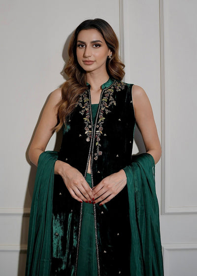 Mahum Asad | Voila Velvets | Emerald -  Mahum Asad Ladies Clothes - Original Designer Dress - House of Maryam