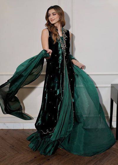 Mahum Asad | Voila Velvets | Emerald -  Mahum Asad Ladies Clothes - Original Designer Dress - House of Maryam