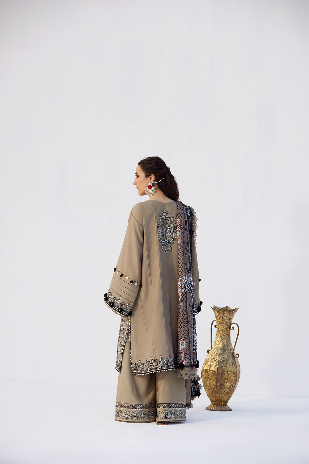 Saira Rizwan | Winter Khaddar 25 | RUKH-SRW25-02, image 2
