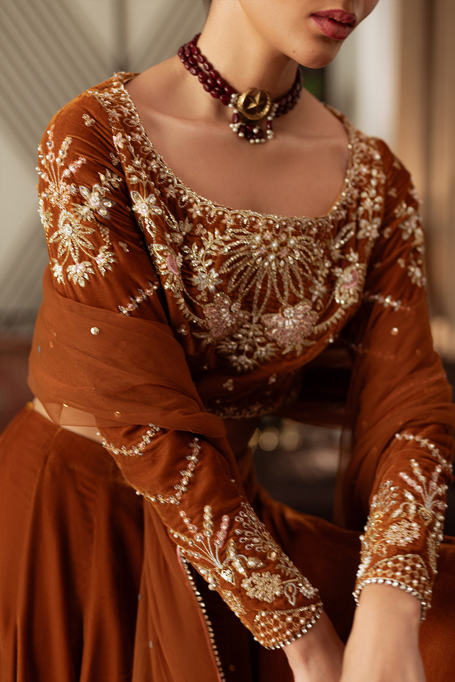 Saira Rizwan | Velvet Pret 25 | AMBERIN-SRVP25-11, image 3