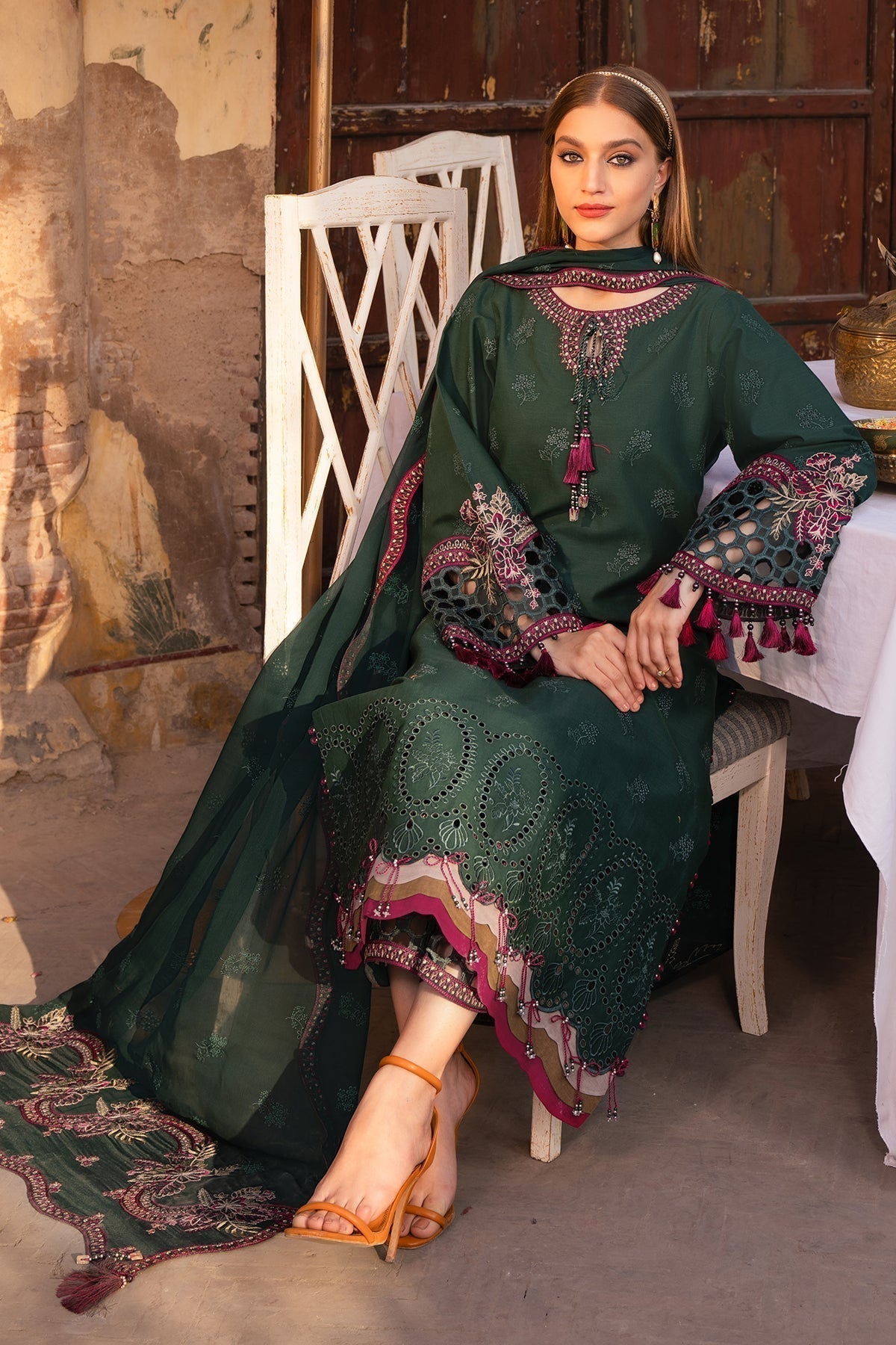 Alizeh | Rawayat Luxury Lawn 24 | Nafisa