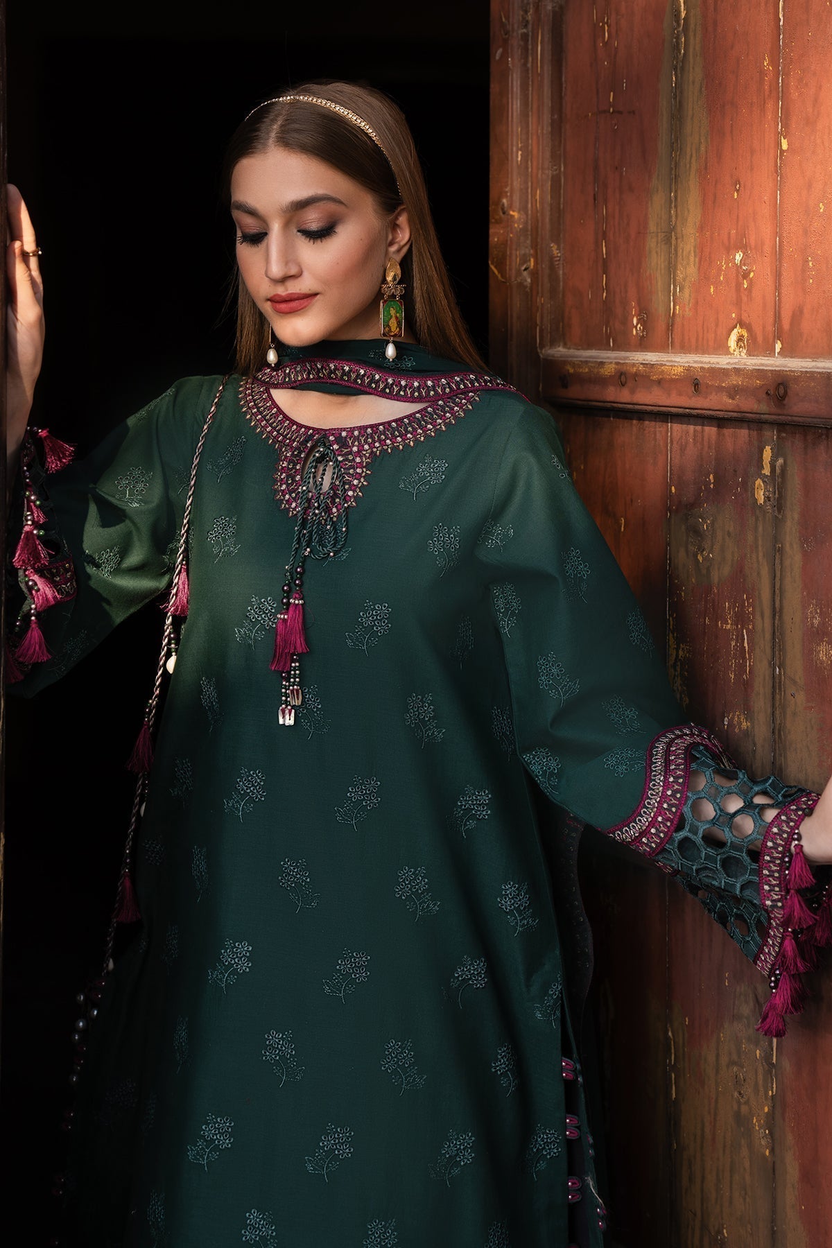 Alizeh | Rawayat Luxury Lawn 24 | Nafisa