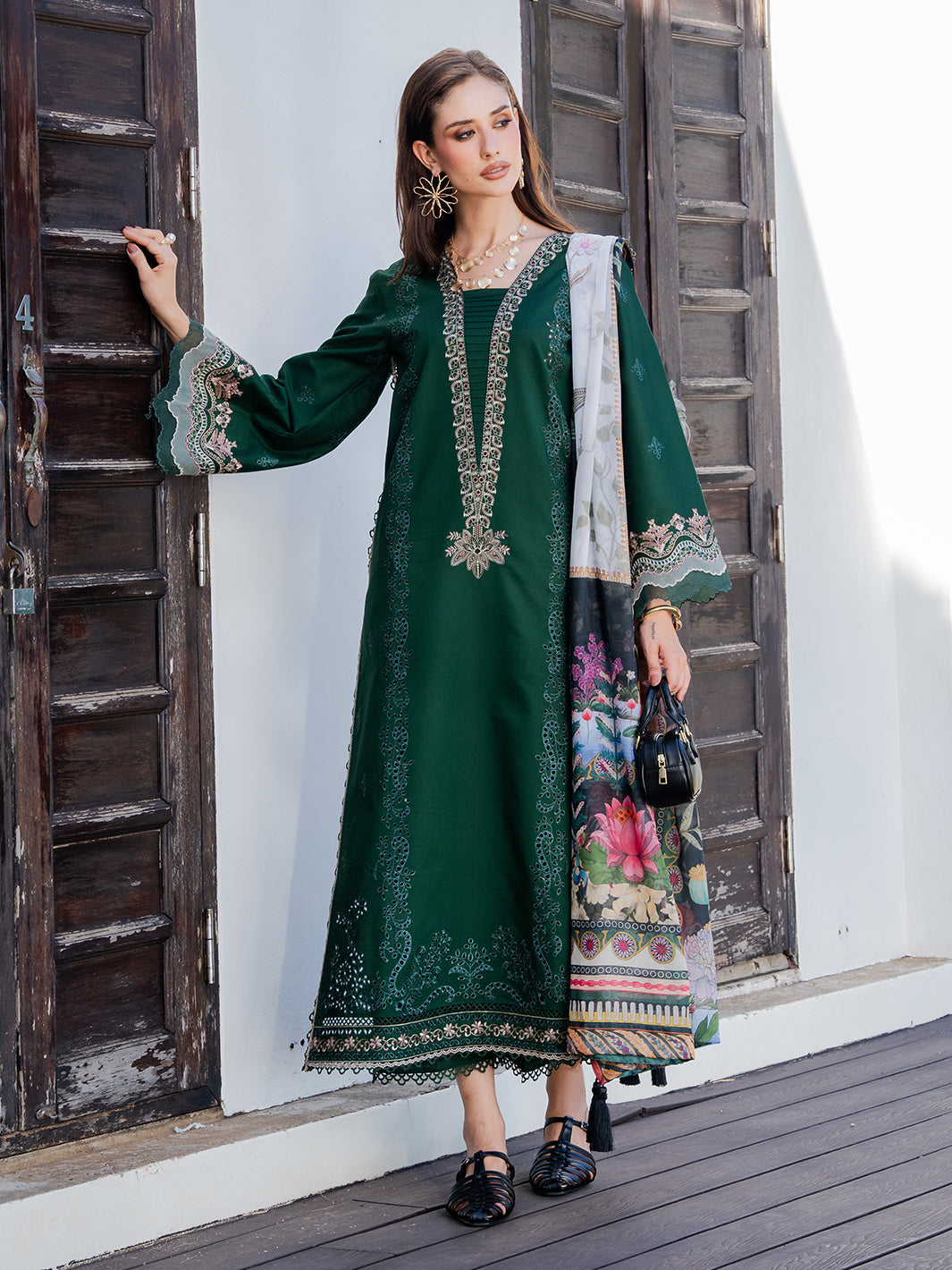Izel | Dareen Luxury Lawn 26 | Gulrukh