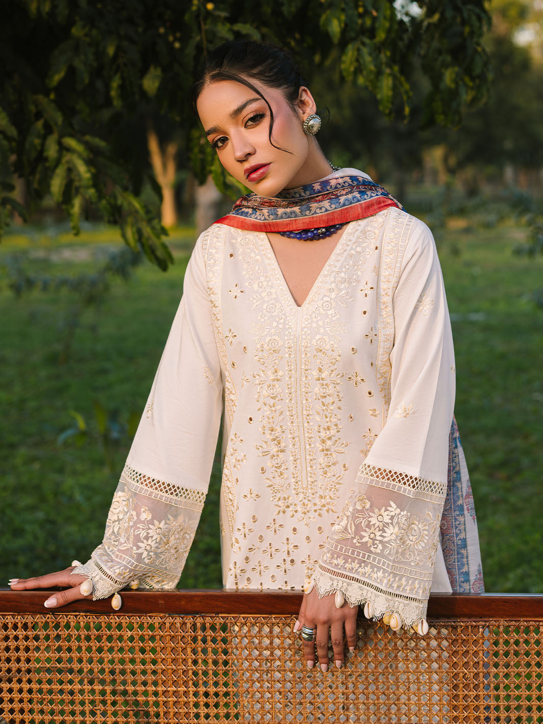 Mahnur | Dahlia Luxury Lawn 25 | Gia -  Mahnur Ladies Clothes - Original Designer Dress - House of Maryam