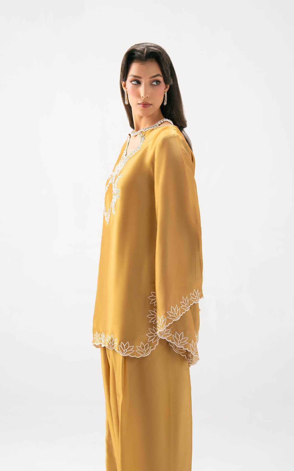 Asifa and Nabeel | Celevara Luxe | Golden Reverie-2